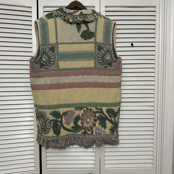 Vtg Tapestry Blanket Vest Floral Fringe Hand Made Boho Cottage Academia Size M-L - Picture 7 of 10